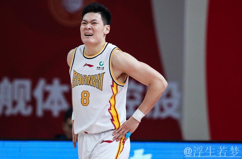 张宁开局手感火热,干拔三分命中空心 张宁开局手感火热,干拔三分命中空心